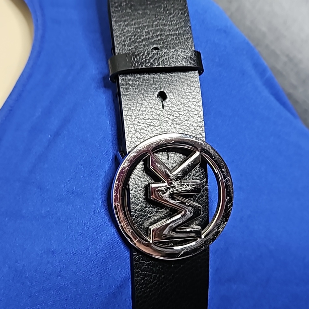 MICHEAL KORS LOGO LEATHER BELT IN BLACK SZE- MEDIUM - Picture 2 of 8
